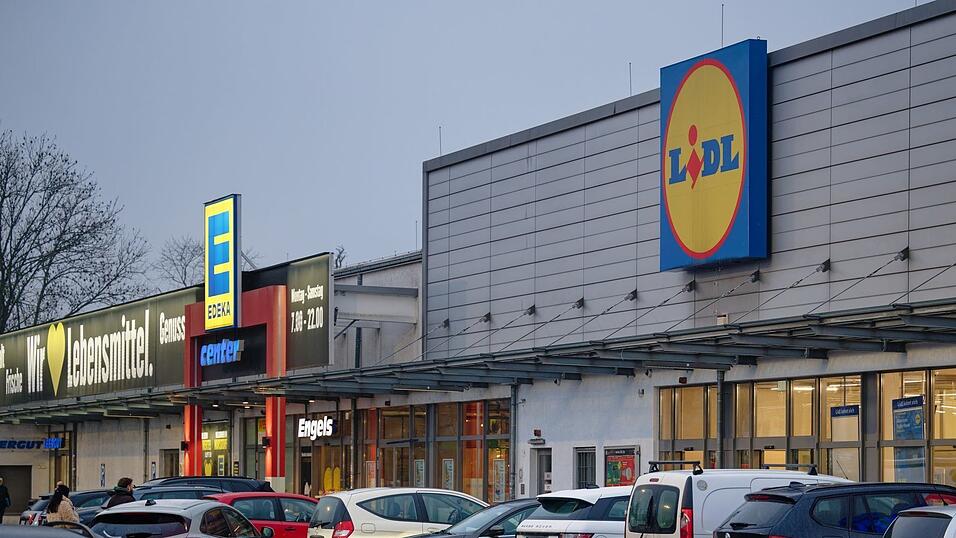 Edeka und Lidl sind zwei der gr&ouml;&szlig;ten Ketten in Deutschland. (Symbolbild)