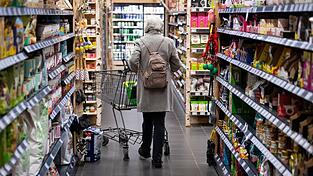 Bei 67 Produkten haben Verbraucherschützer im Jahr 2024 versteckten Preiserhöhungen festgestellt. (Symbolbild) Bei 67 Produkten haben Verbraucherschützer im Jahr 2024 versteckten Preiserhöhungen festgestellt. (Symbolbild)
