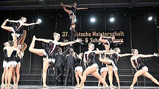 Die „New Dimension“ bei ihrem Meisterschafts-Auftritt. Die „New Dimension“ bei ihrem Meisterschafts-Auftritt.