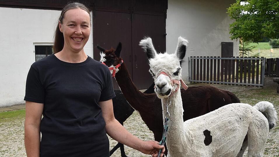 Sonja Rinner veranstaltet nächstes Wochenende ein Hoffest. Sonja Rinner veranstaltet nächstes Wochenende ein Hoffest.