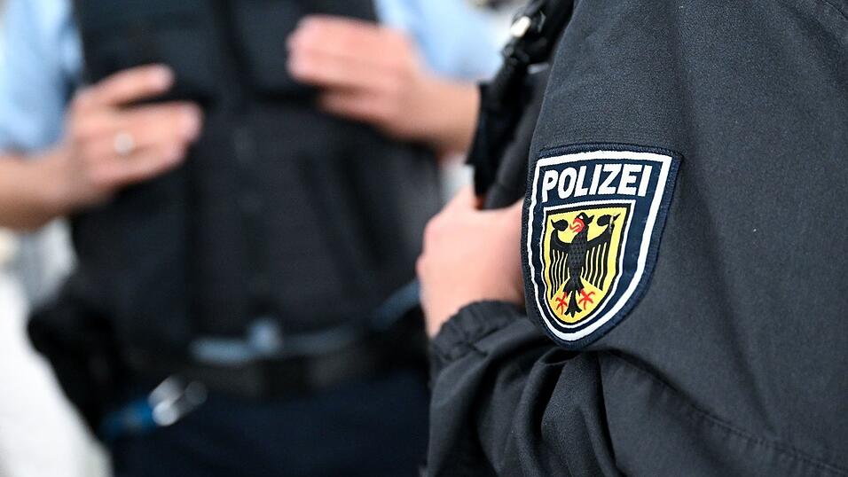 Die Bundespolizei ermittelt nach dem Vorfall gegen den Mann. (Symbolbild) Die Bundespolizei ermittelt nach dem Vorfall gegen den Mann. (Symbolbild)