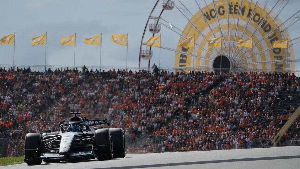Von der Pole zum Sieg im Sprint: Mercedes-Pilot George Russell. Von der Pole zum Sieg im Sprint: Mercedes-Pilot George Russell.