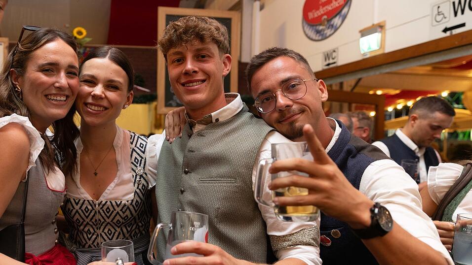 Die Partybilder vom Samstag, 8. August, aus dem Festzelt Greindl. Die Partybilder vom Samstag, 8. August, aus dem Festzelt Greindl.