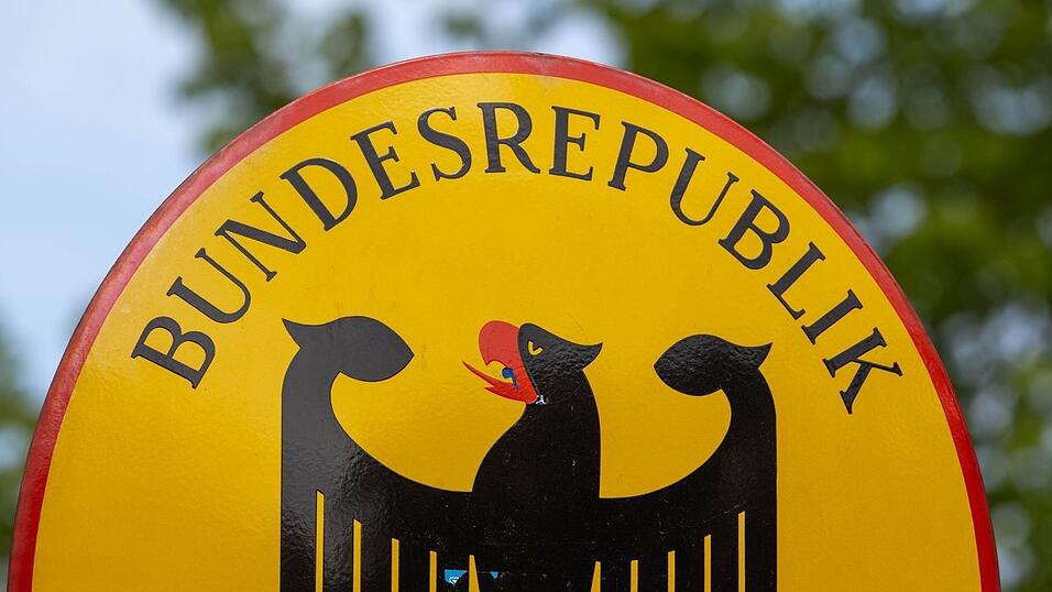 Viele Menschen erhoffen sich au&szlig;erhalb Deutschland ein besseres Leben. (Symbolbild)