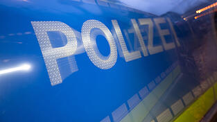 Die Polizei sucht nach zwei Tätern, die in eine Sinzinger Bäckerei eingebrochen waren. (Symbolbild)