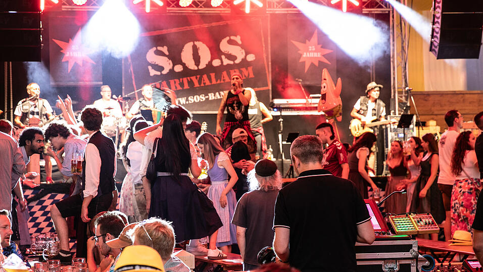 Die Partybilder vom Montag, 11. August, aus dem Festzelt Reisinger. Die Partybilder vom Montag, 11. August, aus dem Festzelt Reisinger.