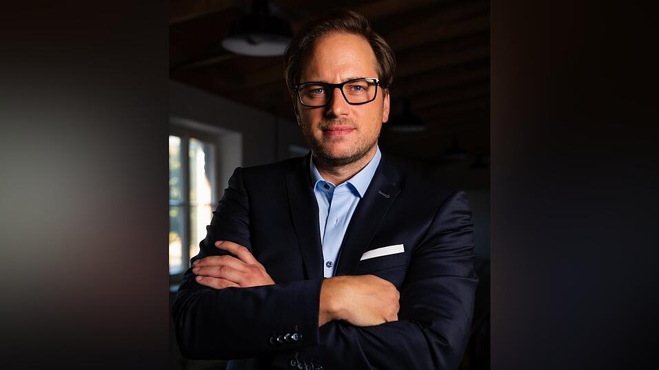 Christian Glade sagt: Wer Donald Trump mit Appellen, Werten oder &ouml;ffentlicher Emp&ouml;rung begegnet, schw&auml;cht die eigene Position.