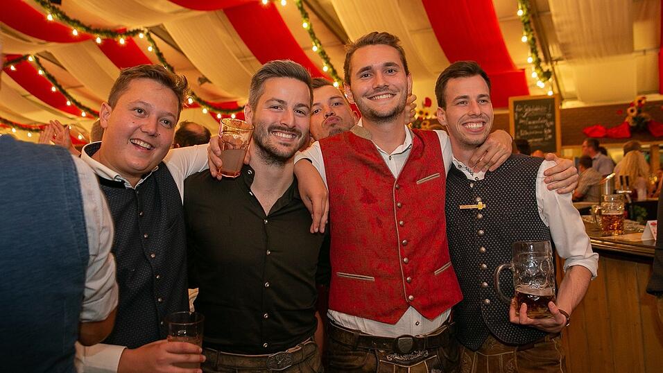 Die Partybilder vom Freitag, 12. August 2022, aus dem Festzelt Greindl.