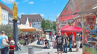 Am Samstag zog es zahlreiche Besucher in die Dingolfinger Innenstadt. Am Samstag zog es zahlreiche Besucher in die Dingolfinger Innenstadt.