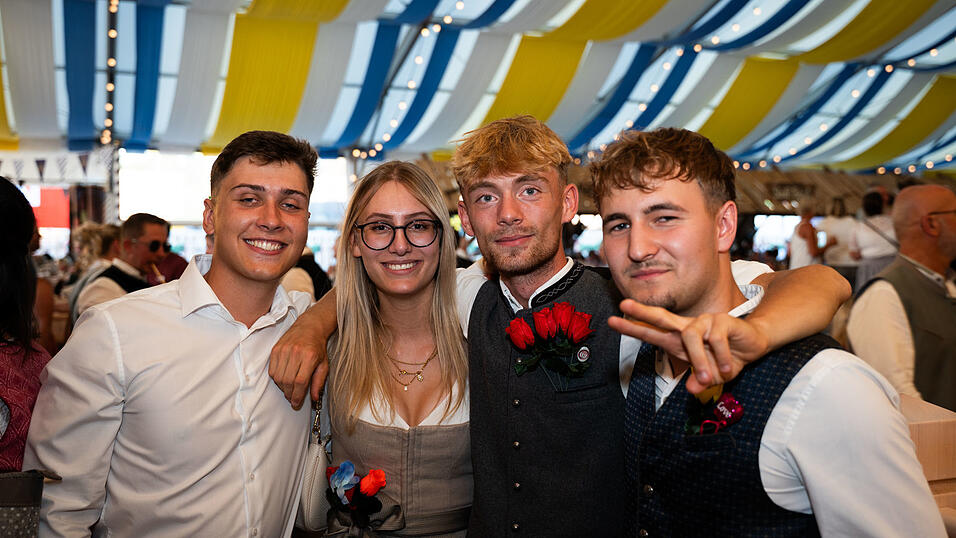 Die Partybilder vom Freitag, 14. August, aus dem Festzelt Reisinger. Die Partybilder vom Freitag, 14. August, aus dem Festzelt Reisinger.