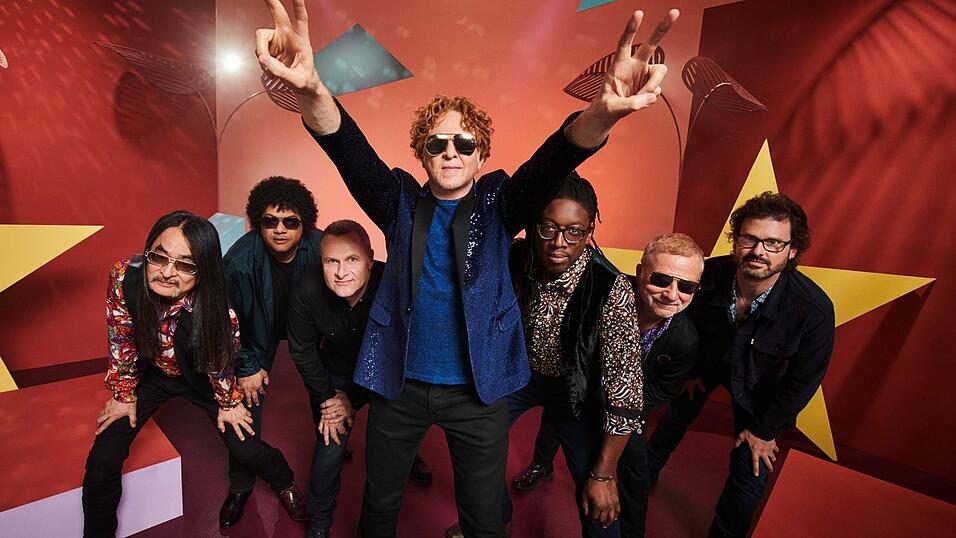 Die Soul-Formation Simply Red mit Frontmann Mick Hucknall ist am 20. Juli bei den Regensburger Schlossfestspielen zu erleben. Die Soul-Formation Simply Red mit Frontmann Mick Hucknall ist am 20. Juli bei den Regensburger Schlossfestspielen zu erleben.