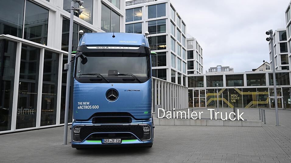 Daimler Truck ist nach eigenen Angaben einer der weltweit größten Nutzfahrzeughersteller. (Archivbild)