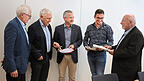 Berufsmäßiger Stadtrat Alois Lermer, Bürgermeister Dr. Albert Solleder, Prof. Dr. Sebastian Maier vom Klinikum, Klimaschutzmanager Thomas Schindlbeck und Bürgermeister Werner Schäfer.