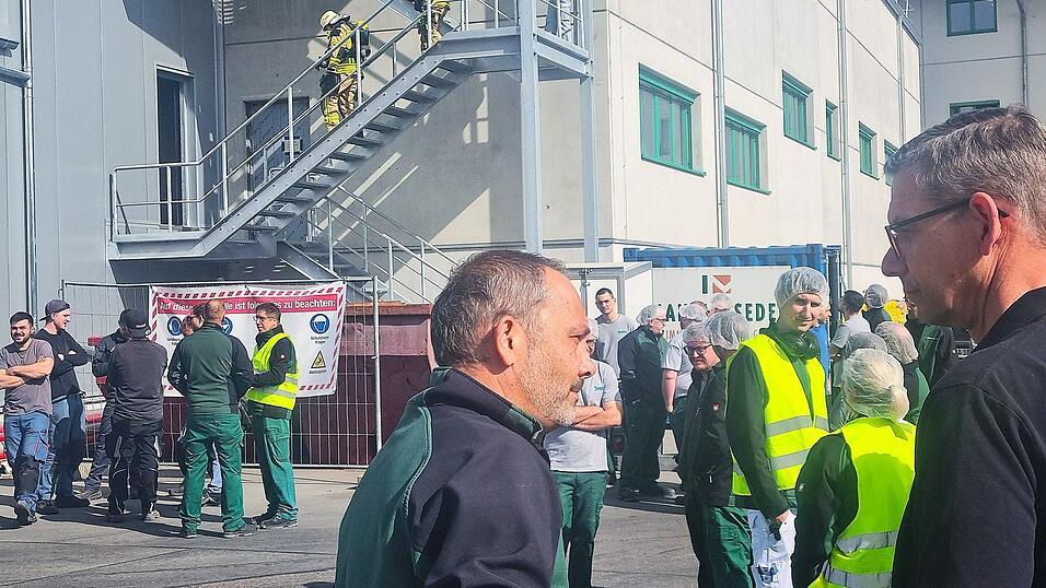 Bei Wartungsarbeiten war in einem Technikraum Wasserdampf ausgetreten, bei dem ein Mitarbeiter verletzt wurde.