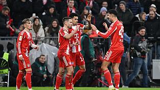 Am Ende konnten die Münchner um Luis Díaz (2.v.r.) doch jubeln. Am Ende konnten die Münchner um Luis Díaz (2.v.r.) doch jubeln.