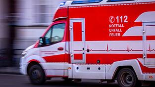 Nach dem Badeunfall zweier Schwestern laufen die Ermittlungen. (Symbolbild)