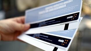 In elf Fällen hat der Postbote Briefe mit Tickets des Veranstalters 'Eventim'mitgehen lassen - in 21 Fällen hat er die Karten anschließend auf einem Online-Verkaufsportal veräußert.