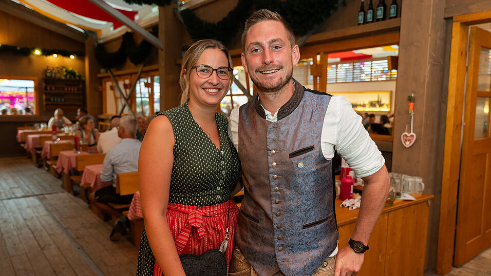 Die Partybilder vom Montag, 21. August 2023, aus dem Festzelt Krönner. Die Partybilder vom Montag, 21. August 2023, aus dem Festzelt Krönner.