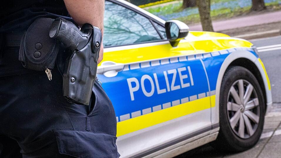 Nach einem Streit in Bremen stirbt ein Mann noch am Tatort. (Symbolbild) Nach einem Streit in Bremen stirbt ein Mann noch am Tatort. (Symbolbild)