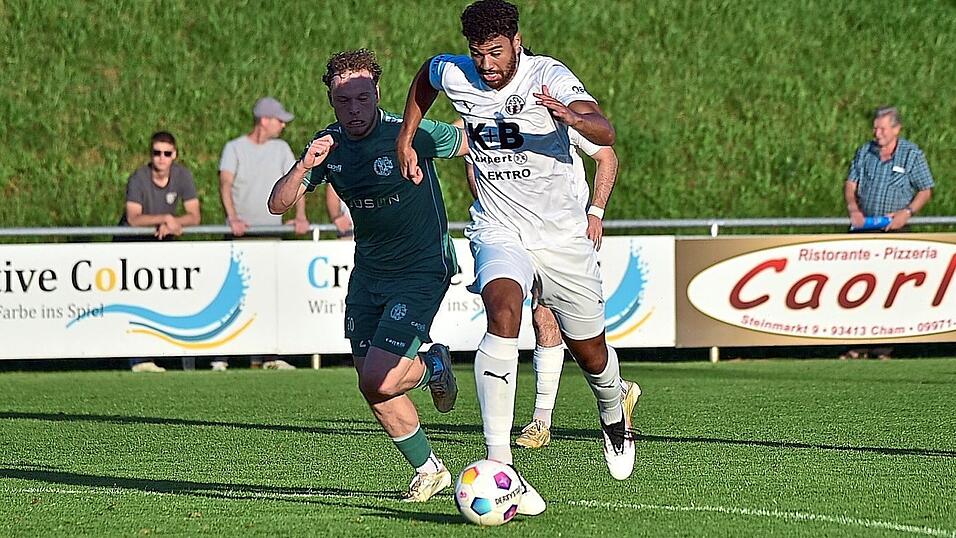 Chams Andre Adkins hat am Montag und Dienstag im Training gefehlt, weil er krank war. Sein Einsatz gegen den FSV Stadeln ist daher gefährdet. Chams Andre Adkins hat am Montag und Dienstag im Training gefehlt, weil er krank war. Sein Einsatz gegen den FSV Stadeln ist daher gefährdet.