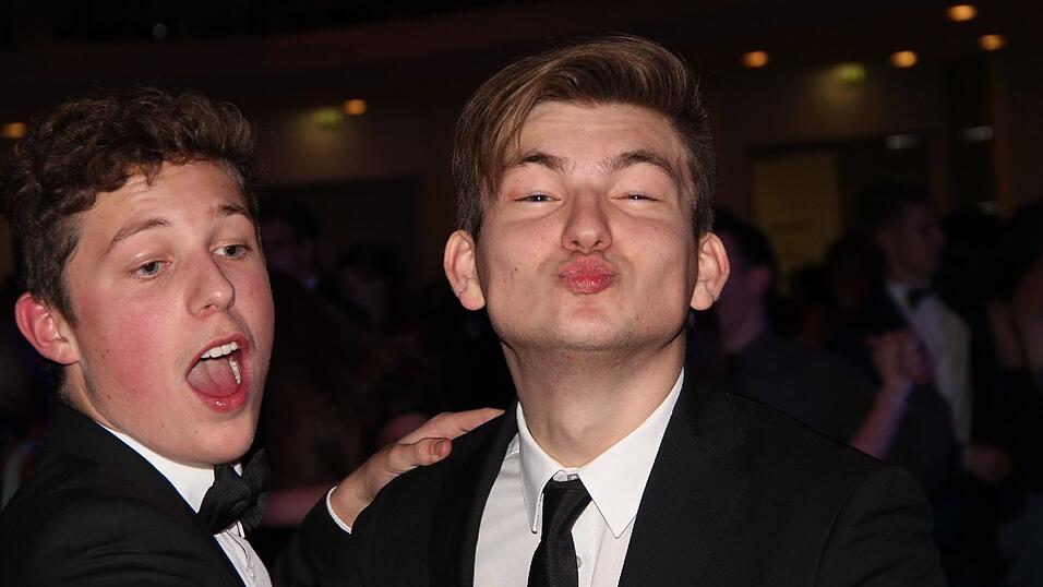 Die Bilder vom Abschlussball der Tanzschule Seidel in der Fraunhofer-Halle am 28. November. Die Bilder vom Abschlussball der Tanzschule Seidel in der Fraunhofer-Halle am 28. November.