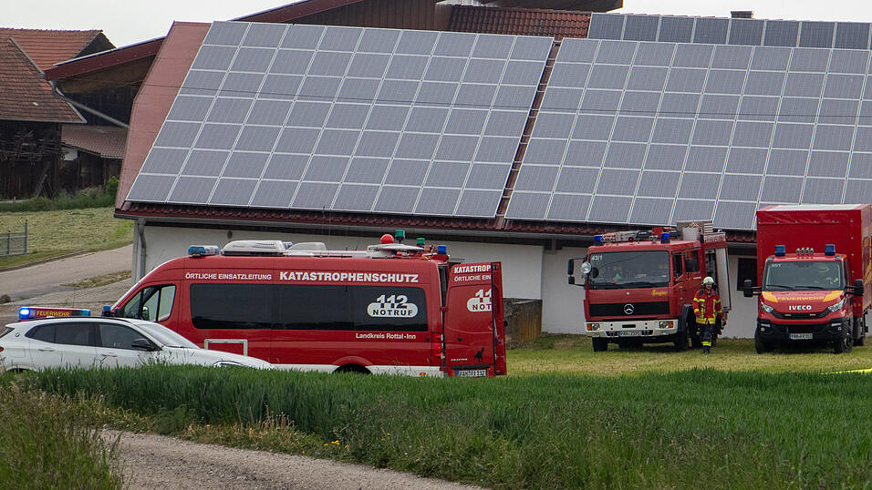 17 Feuerwehren mit mehr als 150 Einsatzkräften waren vor Ort.