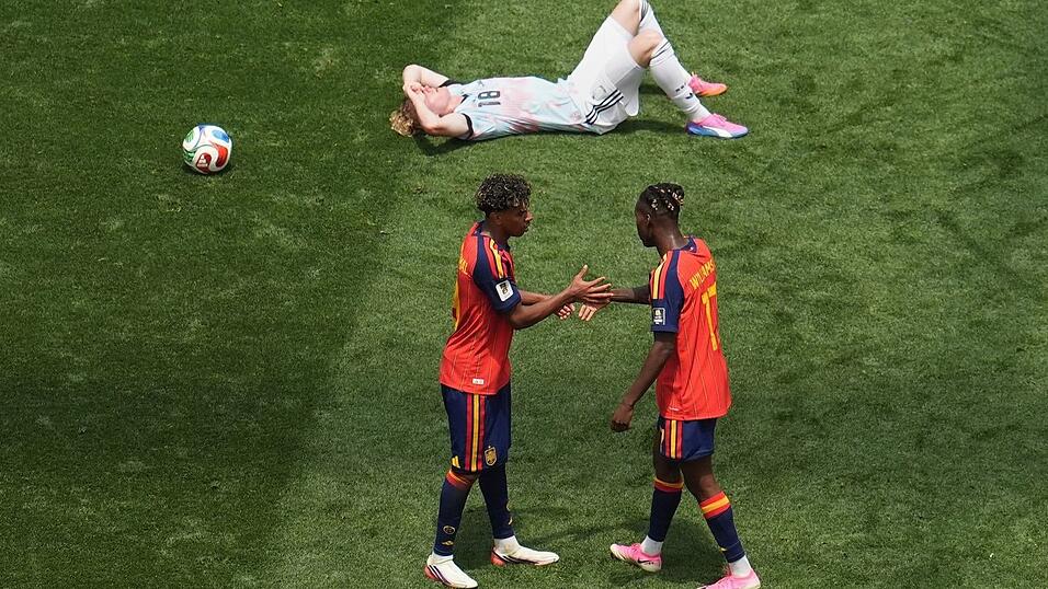 Lamine Yamal und Nico Williams könnten gegen Frankreich wieder die Flügelzange bilden. Lamine Yamal und Nico Williams könnten gegen Frankreich wieder die Flügelzange bilden.