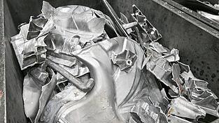 Aluminium aus Autoteilen soll k&uuml;nftig &ouml;fter wiederverwendet werden. (Symbolbild)