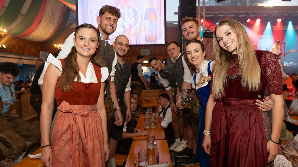 Die Partybilder vom Freitag, 16. August 2024, aus dem Festzelt Weckmann. Die Partybilder vom Freitag, 16. August 2024, aus dem Festzelt Weckmann.
