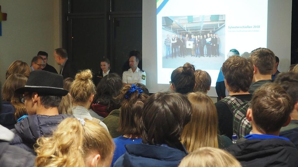 Großer Andrang: Rund 160 Schüler der 10. und 11. Klassen waren beim Informationsabend dabei.