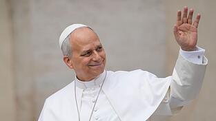 Der Papst spricht sich immer wieder für Frieden aus. (Archivbild) Der Papst spricht sich immer wieder für Frieden aus. (Archivbild)