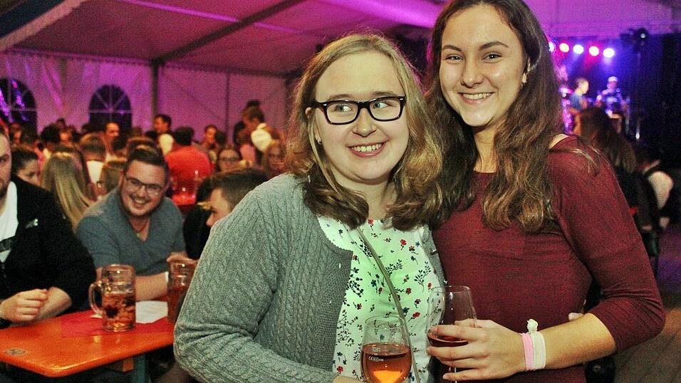 Die besten Bilder vom Wein- und Wei&szlig;bierfest des Burschenvereins Arth und der M&auml;dchengruppe.