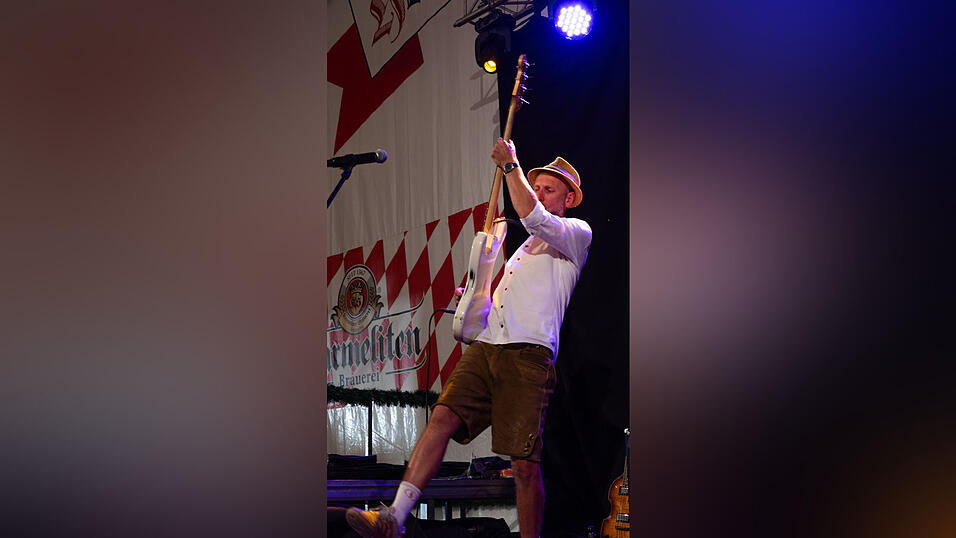 Die Partybilder vom Sonntag, 16. August, aus dem Festzelt Greindl. Die Partybilder vom Sonntag, 16. August, aus dem Festzelt Greindl.