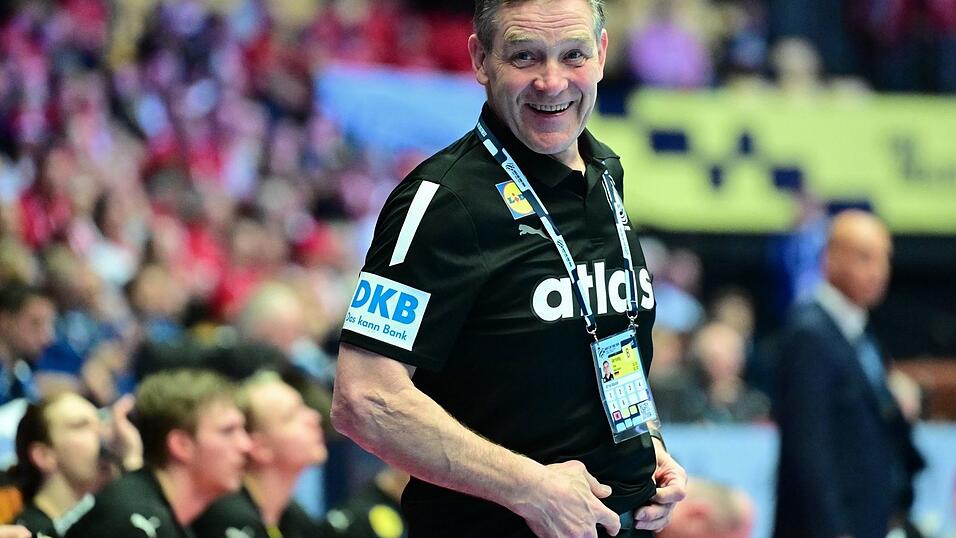 Andreas Wolffs Leistung ringt sogar Bundestrainer Alfred Gislason ein Lachen ab.