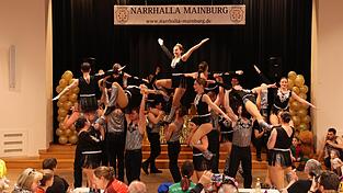 Mit der kompletten Show überzeugte die Narrhalla Mainburg beim Familienfasching in der Stadthalle. Mit der kompletten Show überzeugte die Narrhalla Mainburg beim Familienfasching in der Stadthalle.