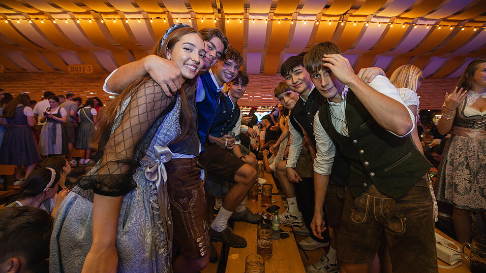 Die Partybilder vom Sonntag, 18. August, aus dem Festzelt Nothaft. Die Partybilder vom Sonntag, 18. August, aus dem Festzelt Nothaft.