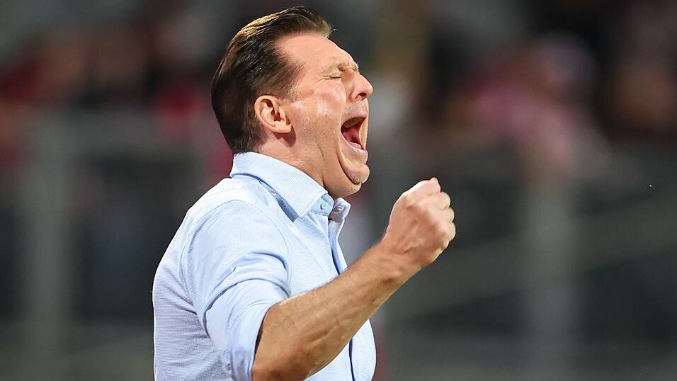 Christian Titz bei der 1:2-Niederlage von Hannover 96 in Nürnberg. Christian Titz bei der 1:2-Niederlage von Hannover 96 in Nürnberg.