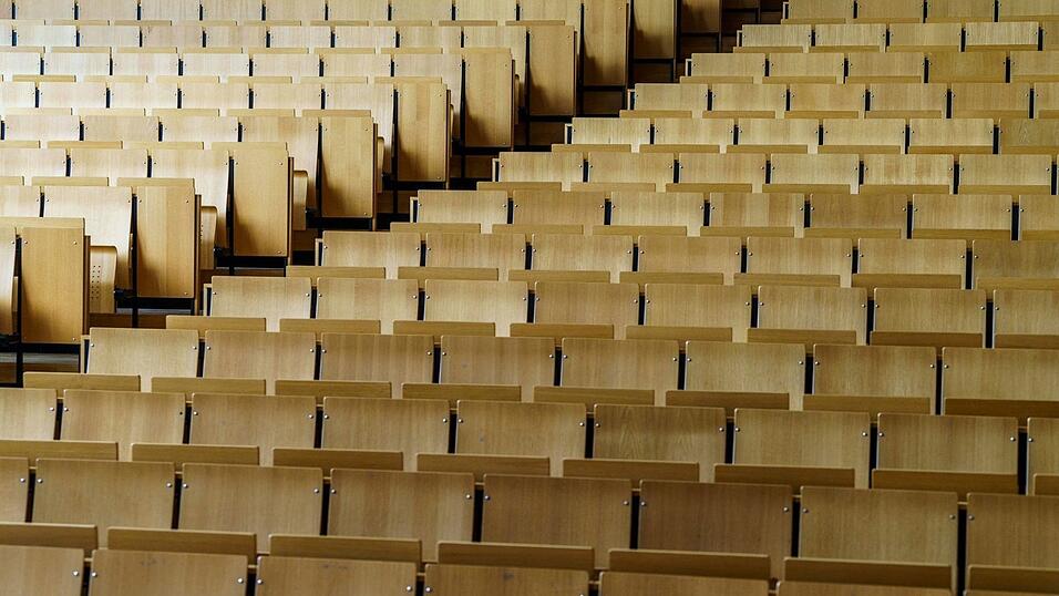 In den Geisteswissenschaften sind 44 Prozent der Professoren weiblich, in den Ingenieurwissenschaften liegt der Anteil deutlich niedriger. (Symbolbild) In den Geisteswissenschaften sind 44 Prozent der Professoren weiblich, in den Ingenieurwissenschaften liegt der Anteil deutlich niedriger. (Symbolbild)