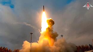 Russland ist bereit, sich ein Jahr lang weiter an die Begrenzungen seiner Atomsprengköpfe und Trägerraketen gemäß dem derzeitigen Abrüstungsvertrag New Start zu halten. (Archivbild)