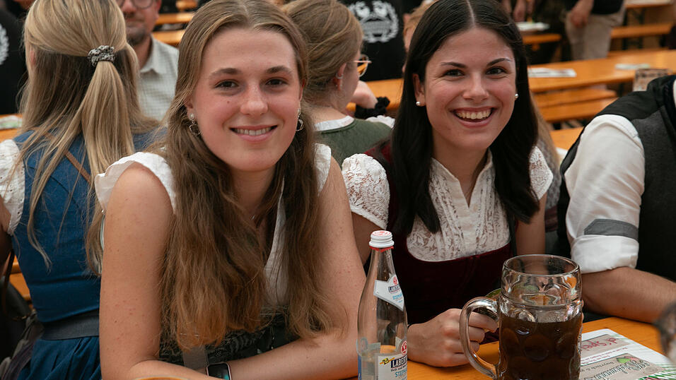 Die Partybilder vom Sonntag, 10. August, aus dem Festzelt Weckmann. Die Partybilder vom Sonntag, 10. August, aus dem Festzelt Weckmann.