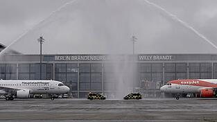 Am 30. Oktober 2020 landeten die ersten Flugzeuge am Hauptstadtflughafen BER. (Archivbild) Am 30. Oktober 2020 landeten die ersten Flugzeuge am Hauptstadtflughafen BER. (Archivbild)