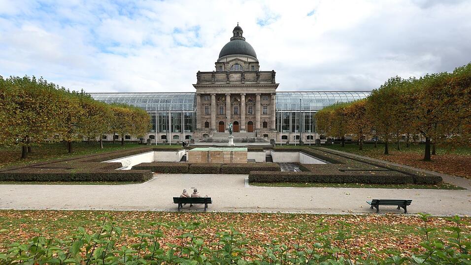 Die Staatskanzlei in M&uuml;nchen soll aufkl&auml;ren. (Archivbild)