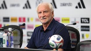 Rudi Völler ist vor dem WM-Start optimistisch. Rudi Völler ist vor dem WM-Start optimistisch.