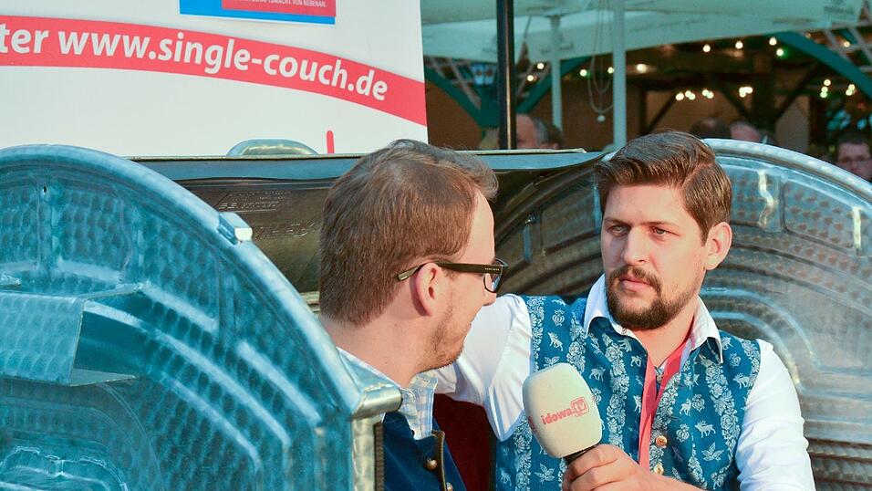 Die 16. Ausgabe der Single-Couch begann am Freitag.