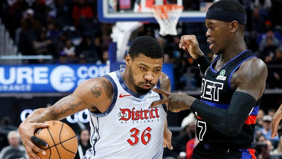Dennis Schröder (r.) kam auf elf Punkte.