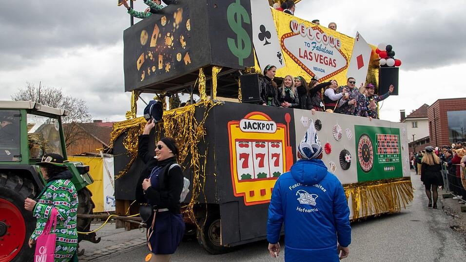 Ausgelassene Stimmung herrschte beim Faschingsumzug in Hofkirchen.