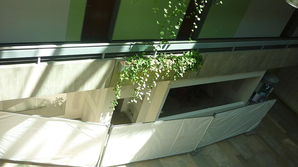 Ein Bild aus den vergangenen Wochen: Man konnte beim Blick von oben schon ein wenig erahnen, wie der künftige Bürgerservice aussehen wird. Ein Bild aus den vergangenen Wochen: Man konnte beim Blick von oben schon ein wenig erahnen, wie der künftige Bürgerservice aussehen wird.