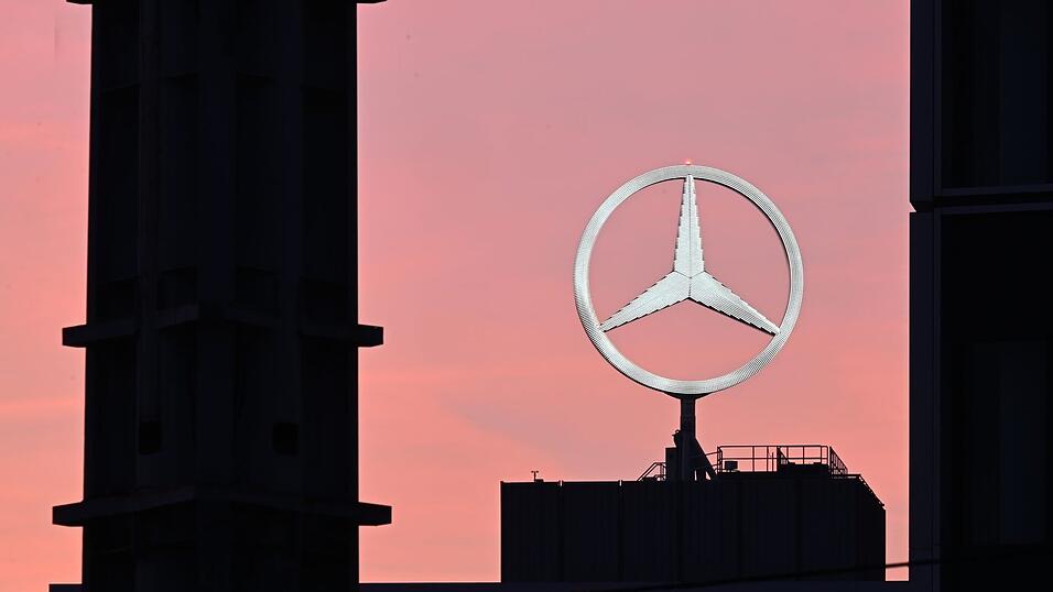 Mercedes-Benz bringt eine autonom fahrende S-Klasse auf den Markt. (Smbolbild) Mercedes-Benz bringt eine autonom fahrende S-Klasse auf den Markt. (Smbolbild)
