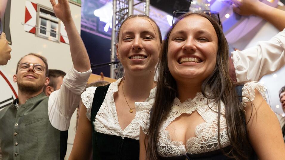 Die Partybilder vom Freitag, 7. August, aus dem Festzelt Reisinger. Die Partybilder vom Freitag, 7. August, aus dem Festzelt Reisinger.