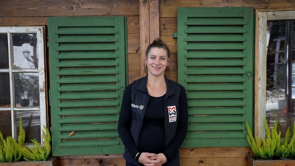 Mit Babybauch: Snowboard-Star Ramona Hofmeister wird diesen Winter keine Rennen fahren.